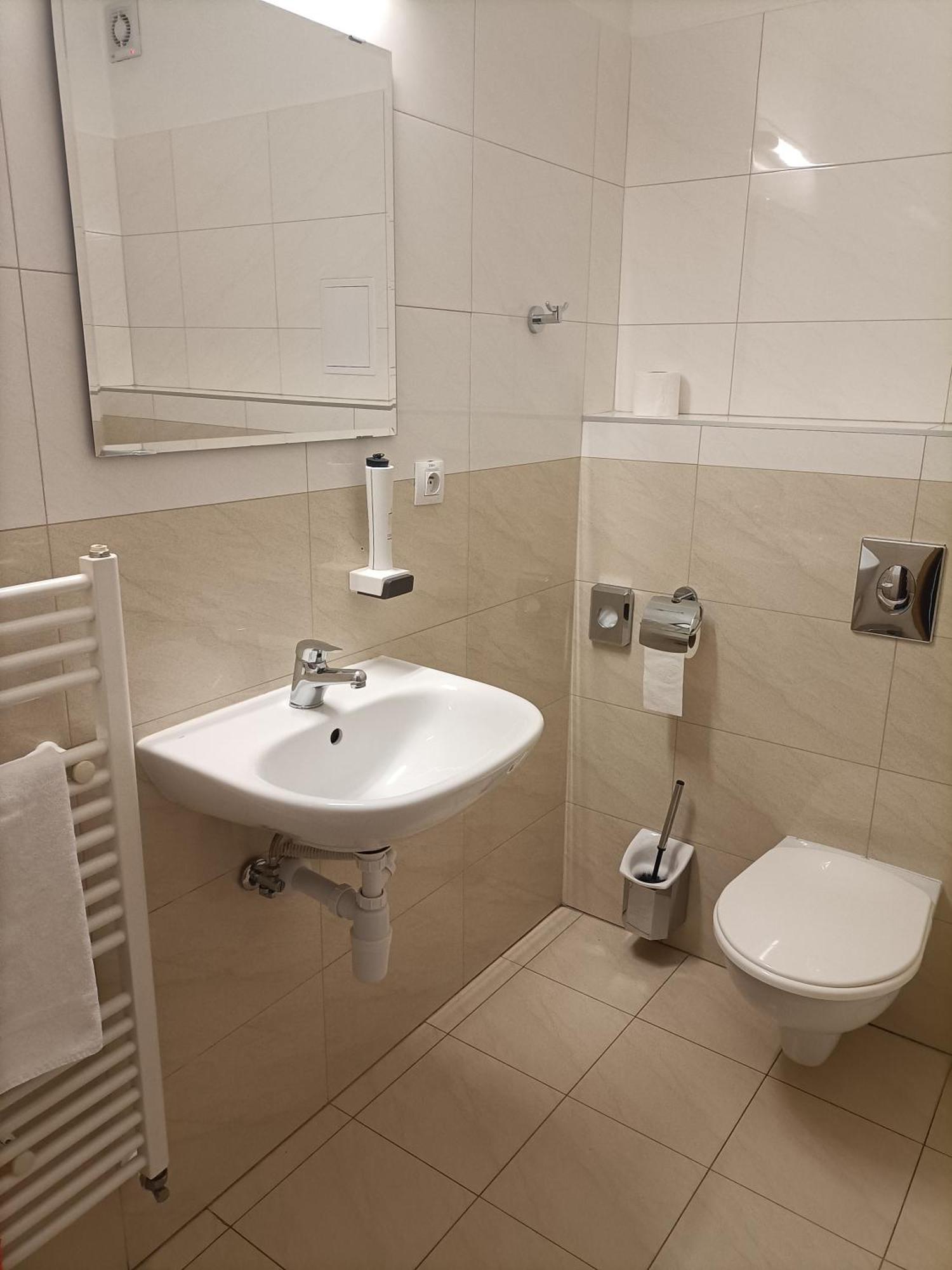 Hotel Eminent Stupava Esterno foto